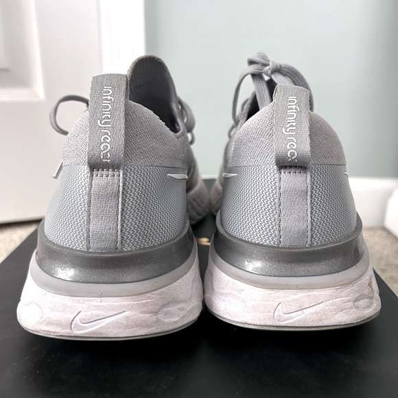 Nike infinity react tennis shoes - Picture 2 of 6